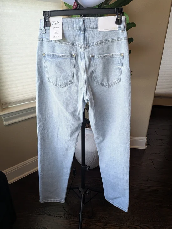 ZARA Light Wash High-Rise Straight Ankle Mom Fit Jeans - Picture 2 of 6
